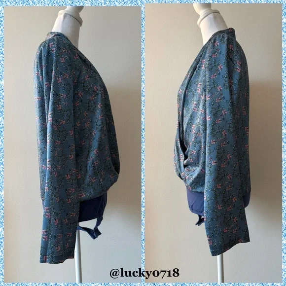 Superdown NWOT Heidi Drape Wrap Blue Floral Long Sleeve Surplice Bodysuit Sz S - Picture 3 of 6